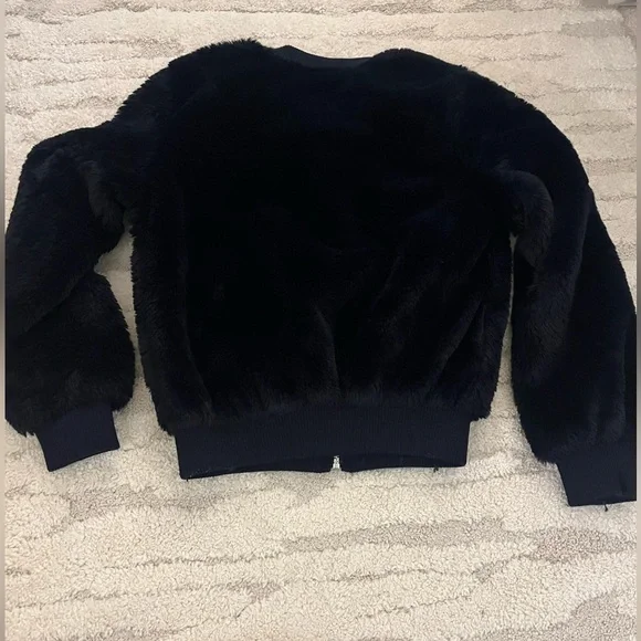 🤩🤩🤩🤩❄️❄️❄️☃️🎿⛷️ dark navy faux fur zip closure bomber jacket size s, worn 1x - Picture 7 of 7